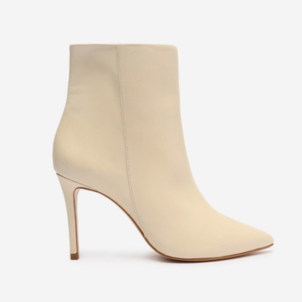 Schutz Mikki Bootie in Eggshell Cream
